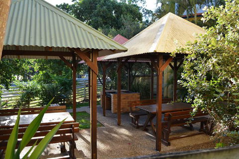 Rainbow Getaway Holiday Apartments - Foster Accommodation 1