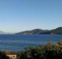 Larus Waterfront Cottage - Foster Accommodation