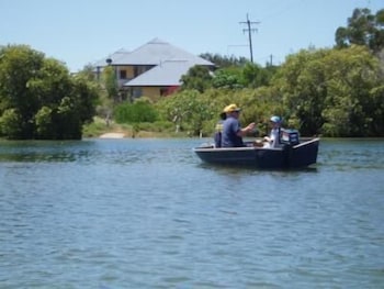 Hastings Cove Waterfront Holiday Apartments - Foster Accommodation 6