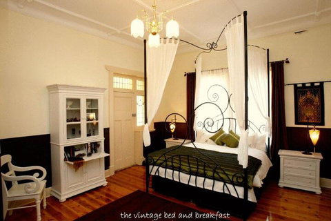 The Vintage Bed & Breakfast - Foster Accommodation 1