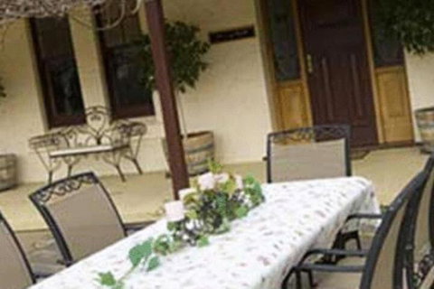 The Vintage Bed & Breakfast - Foster Accommodation 6