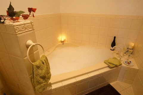 The Vintage Bed & Breakfast - Foster Accommodation 3