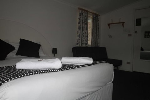 Black Bear Inn - Foster Accommodation 6