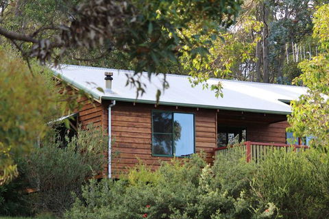 Misty Valley Country Cottages - Foster Accommodation 1