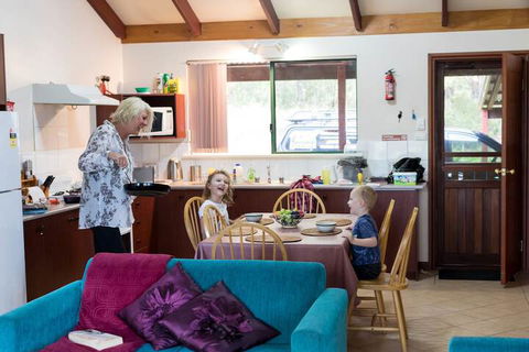 Misty Valley Country Cottages - Foster Accommodation 4