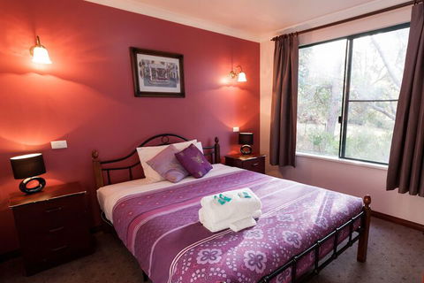 Misty Valley Country Cottages - Foster Accommodation 2