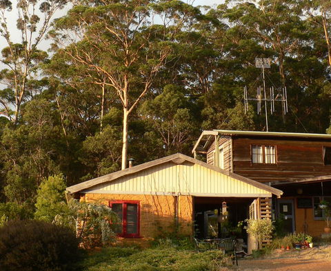 Bombina Cottages - Foster Accommodation 1