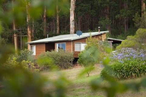 Bombina Cottages - Foster Accommodation 2