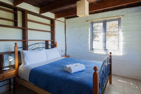 Bombina Cottages - Foster Accommodation 6