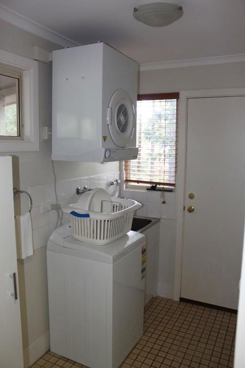 Franciscas Cottage - Foster Accommodation 1