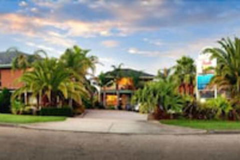 Paradise Holiday Apartments - Foster Accommodation 1