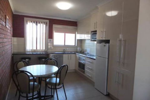 Paradise Holiday Apartments - Foster Accommodation 3