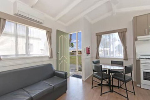 Gum Tree Caravan Park - Foster Accommodation 3