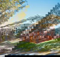 Bridges on Meninya Motel  Apartments