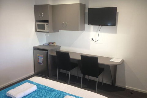 Chaparral Motel - Foster Accommodation 7