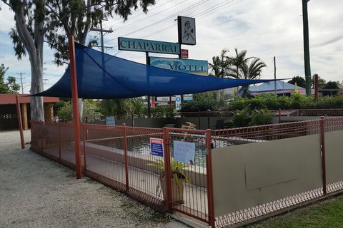 Chaparral Motel - Foster Accommodation 4