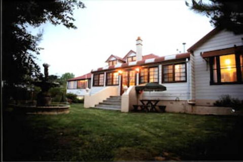 Sirens Bed & Breakfast - Foster Accommodation 0