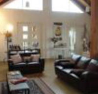 Outlook Hill Pavilion suites  Spa Cottages - Foster Accommodation