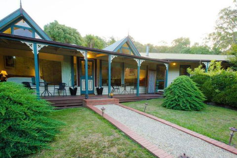 Valley Guest House - Foster Accommodation 7