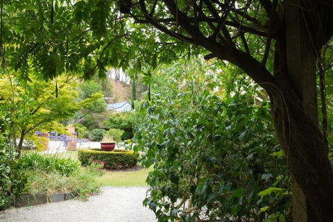Valley Guest House - Foster Accommodation 3