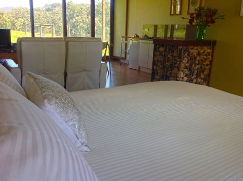 Valley Farm Vineyard Cottages - Foster Accommodation 3