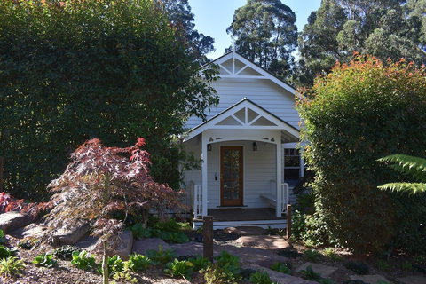 Gatehouse Cottage At Merrow Cottages - Mt Dandenong - Foster Accommodation 1