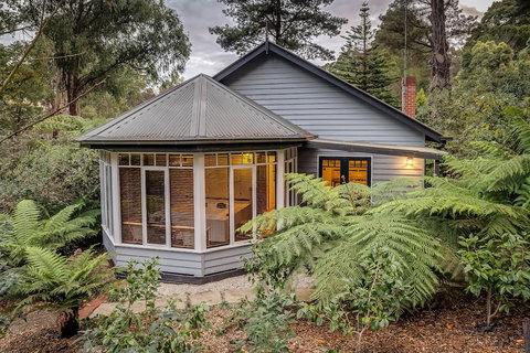 Gatehouse Cottage At Merrow Cottages - Mt Dandenong - Foster Accommodation 2