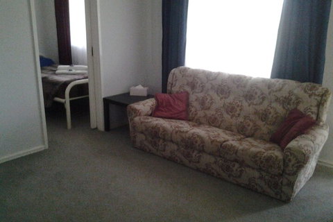 The Heights Bed & Breakfast - Foster Accommodation 4