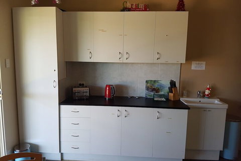 The Heights Bed & Breakfast - Foster Accommodation 6