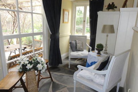 Lemontree Cottage - Foster Accommodation 1