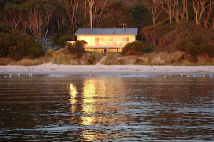 White Beach TAS Foster Accommodation