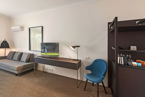 CKS Sydney Airport Hotel - Foster Accommodation 4