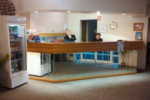 Blue Pacific Motel Swansea - Foster Accommodation 1