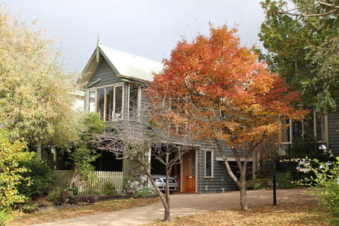 Oak Tree Lodge - Foster Accommodation 0