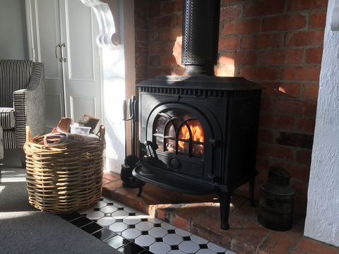Oak Tree Lodge - Foster Accommodation 2
