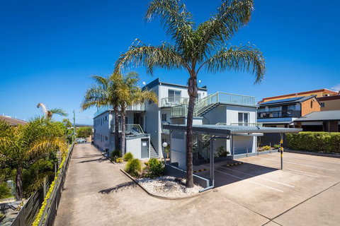 The Palms Apartments - Foster Accommodation 1