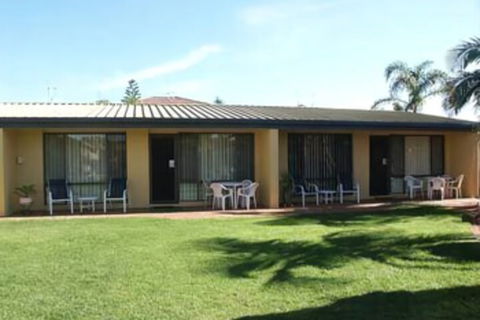 Admirals Lodge - Foster Accommodation 4