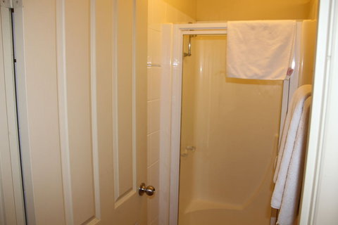 Nireeda Apartments Geelong - Foster Accommodation 6