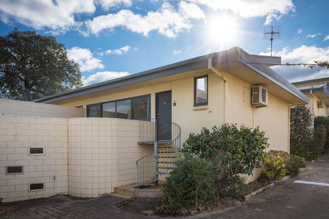 Penguin Mews Merimbula - Foster Accommodation 1