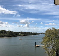 Burnett Riverside Hotel - Foster Accommodation