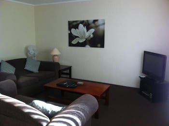 Telopea Court - Foster Accommodation 5
