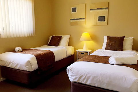 Admiral Motor Inn - Foster Accommodation 5