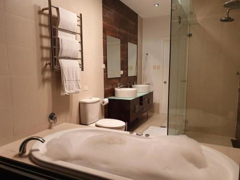 Sanctuary Hill Retreat - Foster Accommodation 3