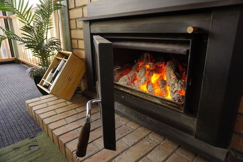 Gisborne Peak Winery Cottages - Foster Accommodation 3