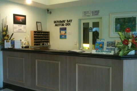 Runaway Bay Motor Inn - Foster Accommodation 3