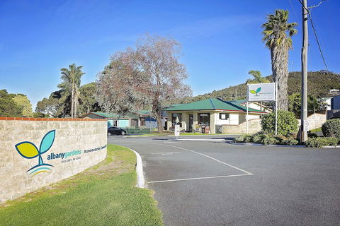 Albany Gardens Tourist Park - Foster Accommodation 1