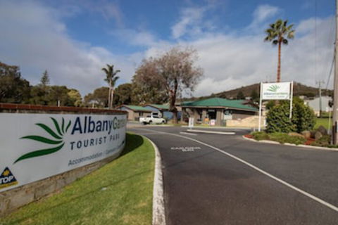 Albany Gardens Tourist Park - Foster Accommodation 0