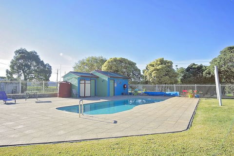 Albany Gardens Tourist Park - Foster Accommodation 7