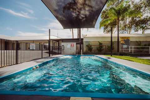 Artesian Spa Motel - Foster Accommodation 4
