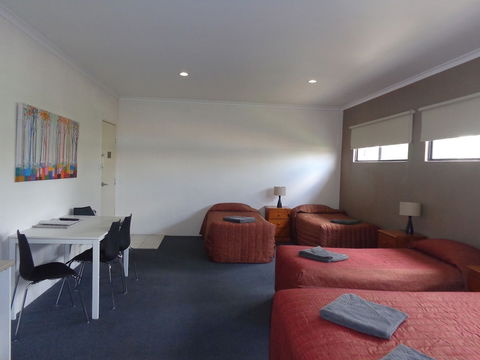 Artesian Spa Motel - Foster Accommodation 6